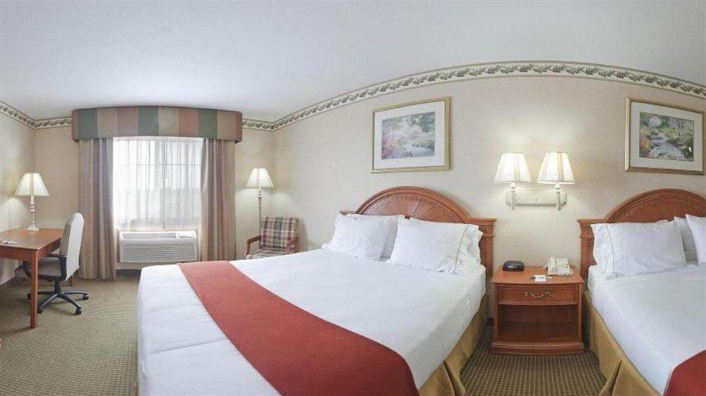 Holiday Inn Express Hotel & Suites Defiance By Ihg Extérieur photo