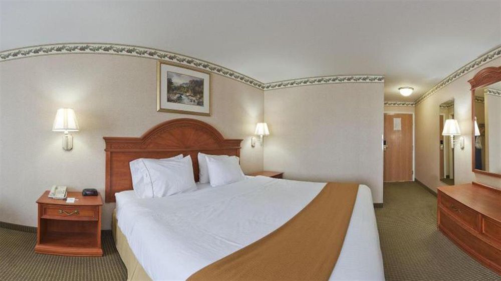 Holiday Inn Express Hotel & Suites Defiance By Ihg Extérieur photo